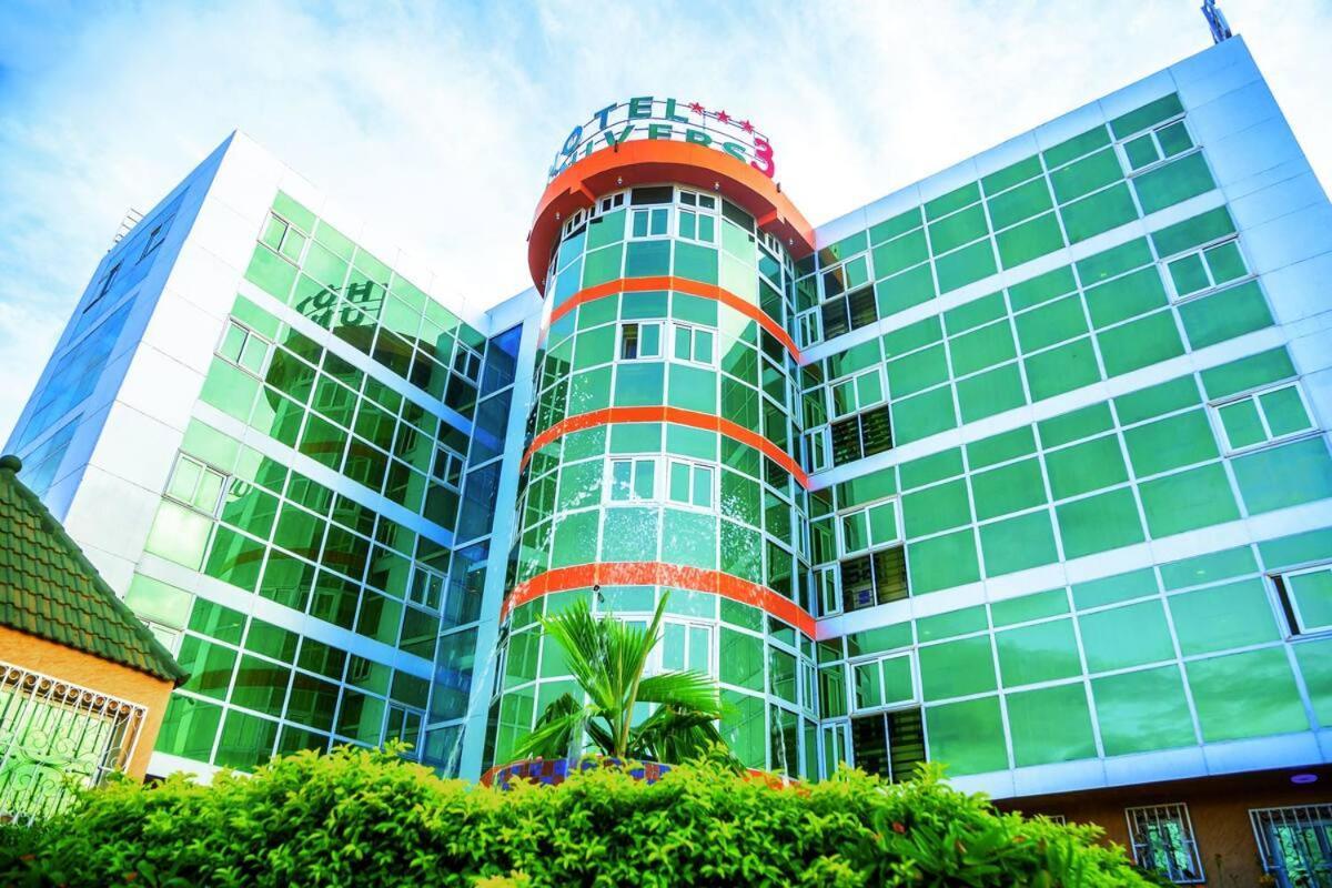 Hotel Univers 3 Aeroport Luxe Niamey Exterior foto