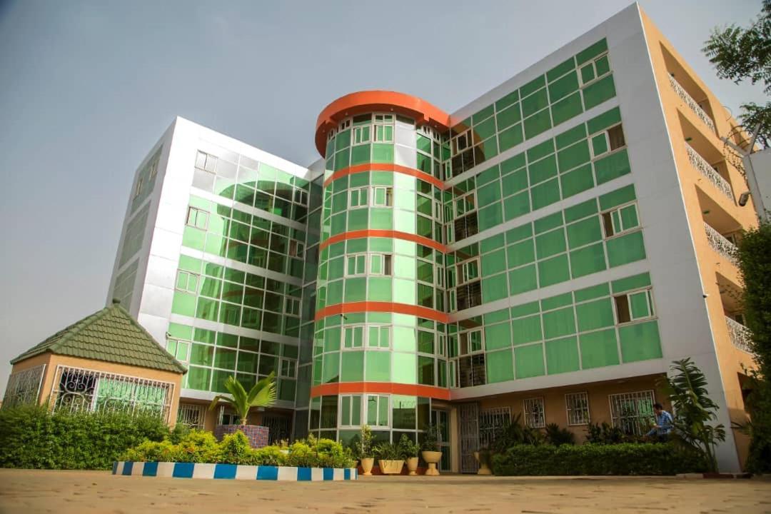 Hotel Univers 3 Aeroport Luxe Niamey Exterior foto